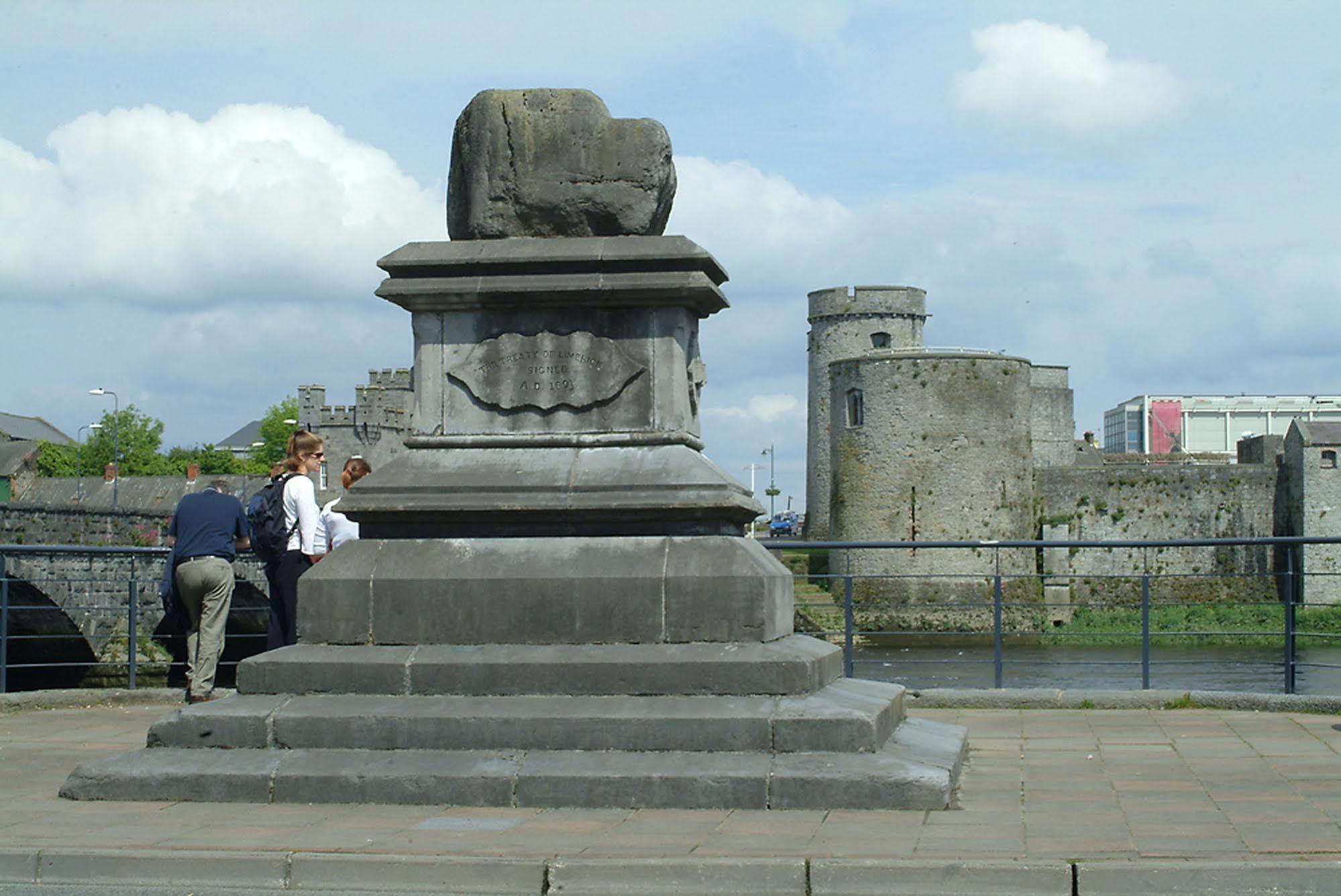 Troy Self Catering Village Limerick Ireland Bagian luar foto